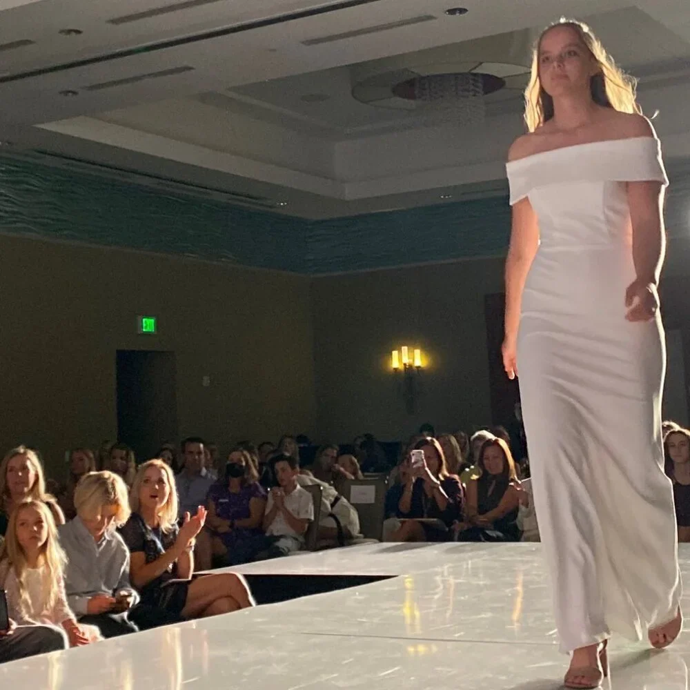 AQUA Off-the-Shoulder Scuba Crepe Gown - Exclusive NWT White Ivory Size 6 - Picture 2 of 7